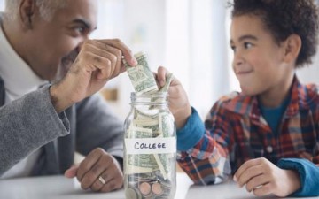 4 قيم اقتصادية علموها لطفلكم